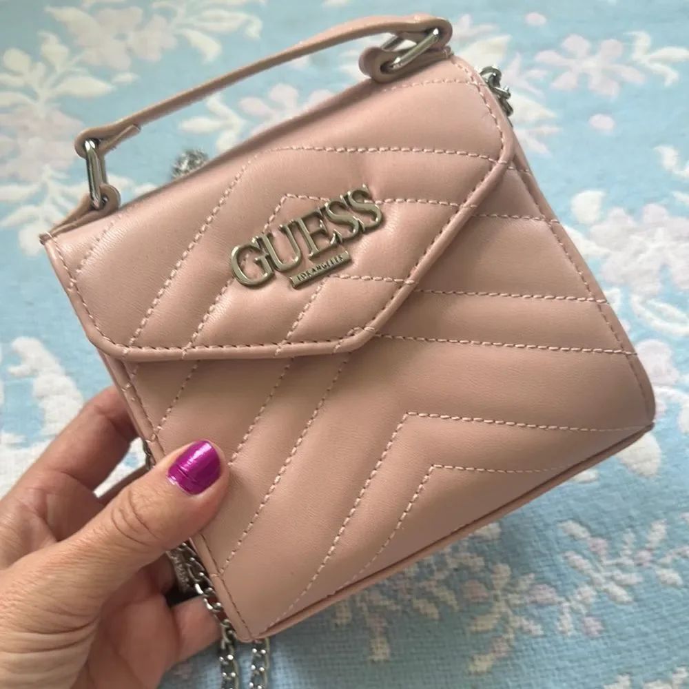 *GUESS* Nude Peach Pink Quilted Crossbdy Bag Silver Chain